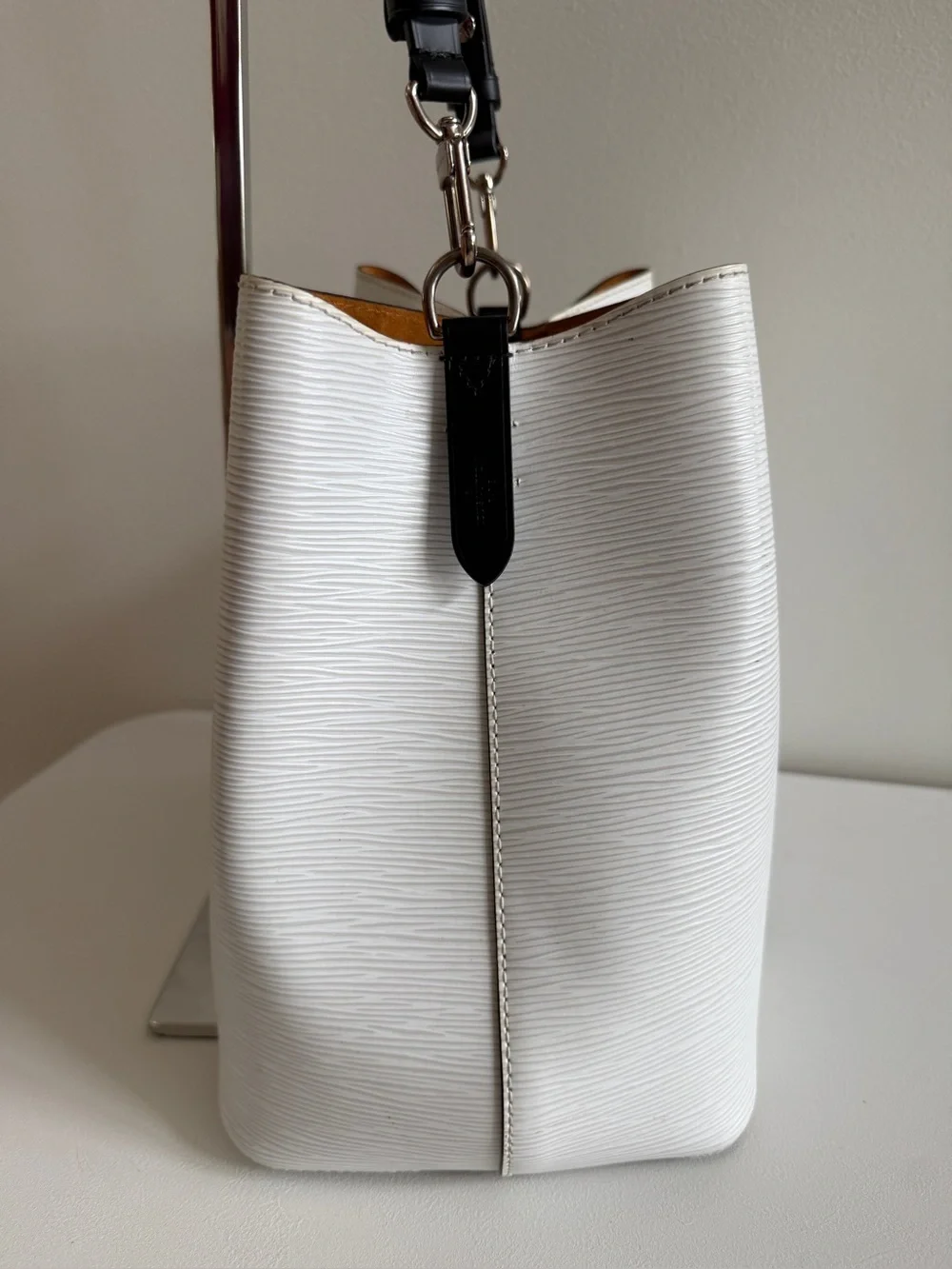 Louis Vuitton great faint